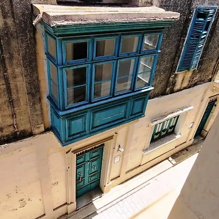 Old Theatre F2 - Near Mdina For Short Lets Holiday *