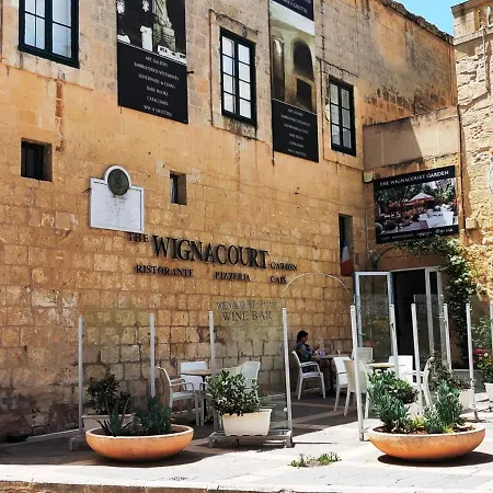 Old Theatre F2 - Near Mdina For Short Lets Holiday *